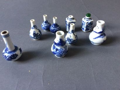 null CHINE - Vers 1900

Ensemble comprenant neuf petits vases miniatures, dont quatre...