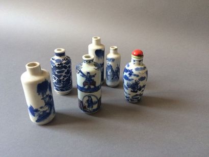 null CHINE - Vers 1900

Ensemble comprenant six tabatières cylindriques en porcelaine...