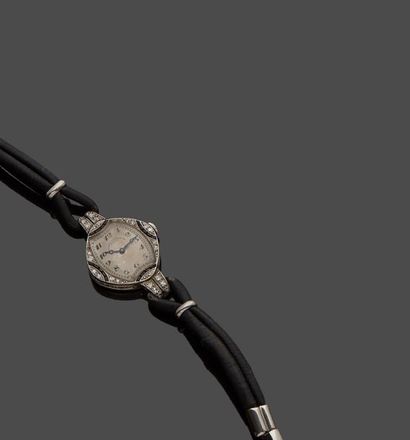 null VACHERON & CONSTANTIN

Montre bracelet de dame en or gris 18 k (750 millièmes),...