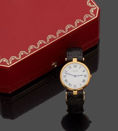null CARTIER

Montre bracelet d'homme modèle Vendôme en or jaune 18 k (750 millièmes),...