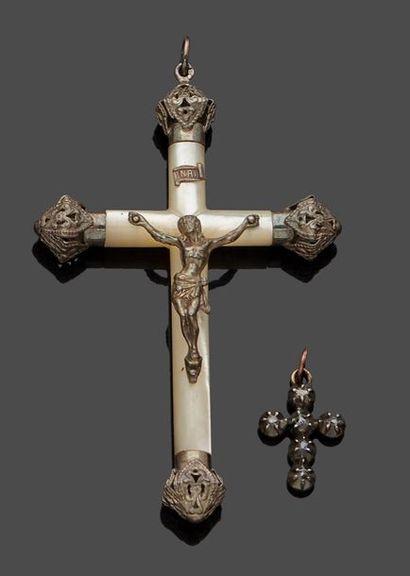Grande croix crucifix tubulaire en nacre...