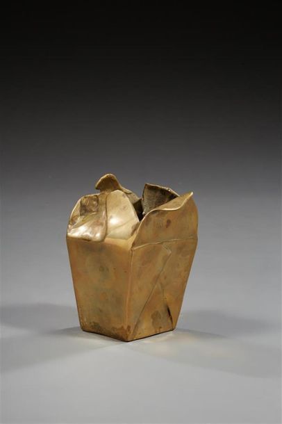 null Lise HONORE (1940)
Sculpture trompe l'oeil en bronze représentant un paquet...