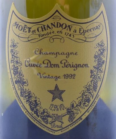 null 4 bouteilles CHAMPAGNE "Dom Pérignon", Moët & Chamdon 1992 Vendu en collaboration...