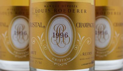 null 5 bouteilles CHAMPAGNE "Cristal", Roederer 1996 (coffret) Vendu en collaboration...