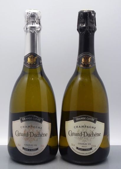 null 2 bouteilles CHAMPAGNE "Charles VII", Canard-Duchêne (coffrets, 1 Blanc de Blancs,...