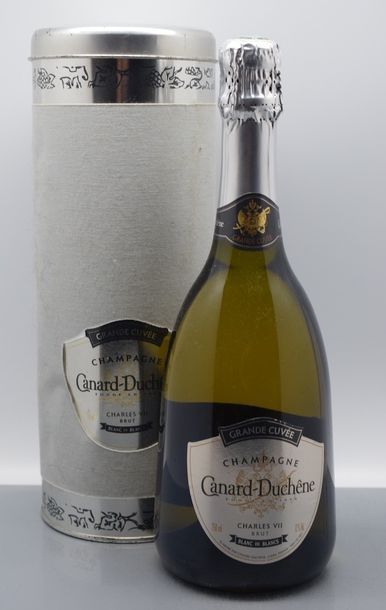 null 2 bottles CHAMPAGNE "Charles VII", Canard-Duchêne (boxes, 1 Blanc de Blancs,...