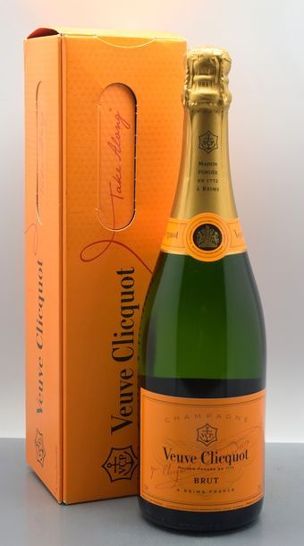 null 1 bottle CHAMPAGNE Veuve Clicquot (with case) 