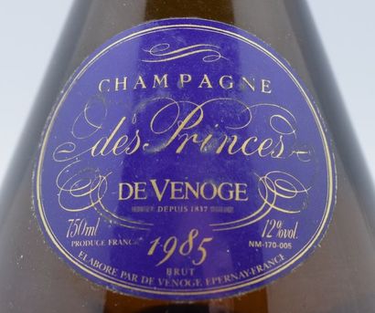 null 1 bouteille CHAMPAGNE "cuvées des Princes", de Venoge 1985 (coffret) 