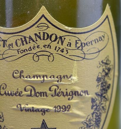 null 6 bottles CHAMPAGNE "Dom Pérignon", Moët & Chamdon 1992 Sold in collaboration...