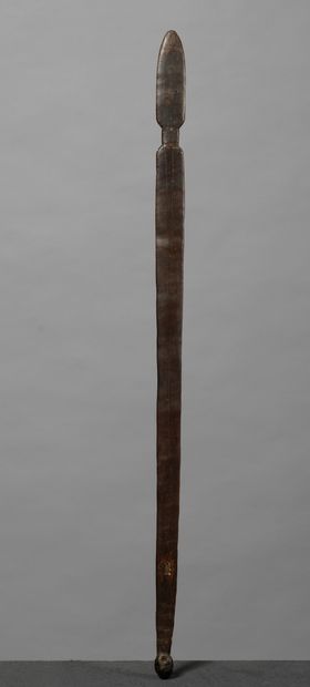 ﻿Propulseur 
Australie 
Bois. L. 82 cm 
Ancien...