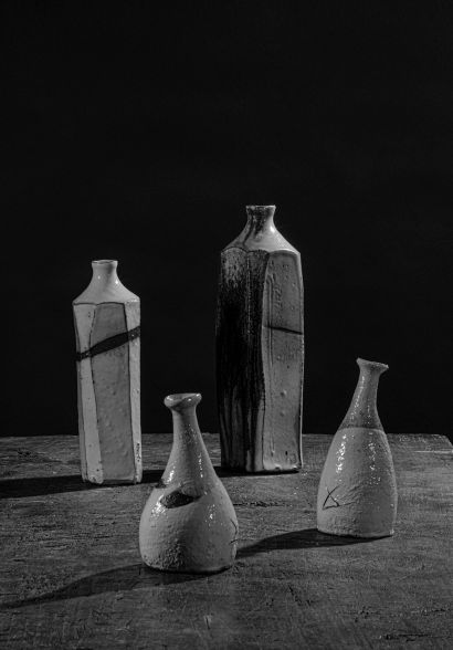 Shiro Tsujimura
(1947 - ) Tokkuri (flacon à saké) 
Céramique à couverte blanche de...