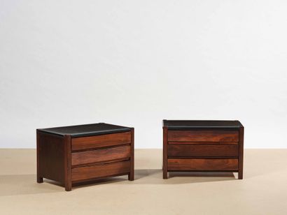 Sérgio RODRIGUES (1927-2014) Pair of bedside tables with three drawers 
Solid wood...