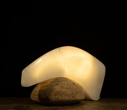 Carlos Arminho (né en 1954) Table lamp 
Stone and alabaster Date of creation : 2021...