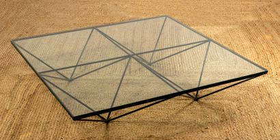 PAOLO PIVA (1950-2017) Alanda 
Table basse 
Structure en tige de fer laquée noir,...
