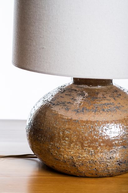 Marius BESSONE (né en 1929) Lampe de table 
Céramique 
Signée Date de création :...
