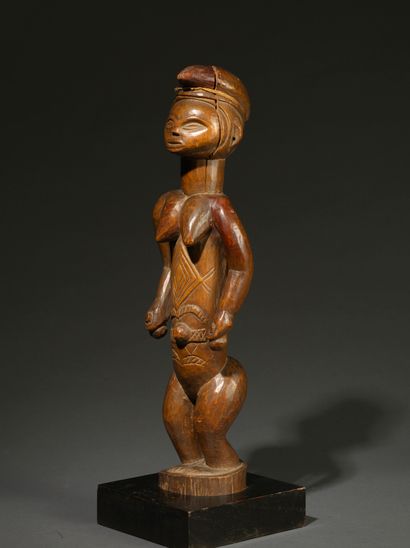 ﻿Statuette Punu 
Gabon 
Bois. H. 38 cm 
Intéressante...