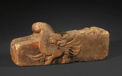 ﻿Gargouille en forme de makara 
Népal 
Pierre. L. 30...