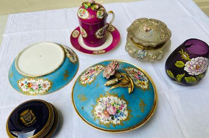 Lot composed of two porcelain dishes, one...