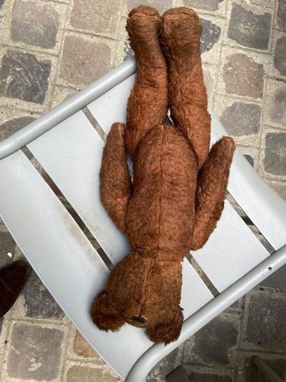 Teddy bear. 
Around 1930 
Length : 52 cm