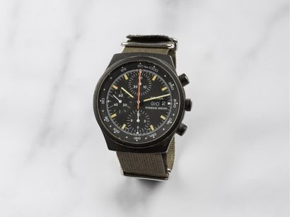 Orfina Porsche Design. Chronographe bracelet en acier et PVD noir avec jour et date mouvement au...