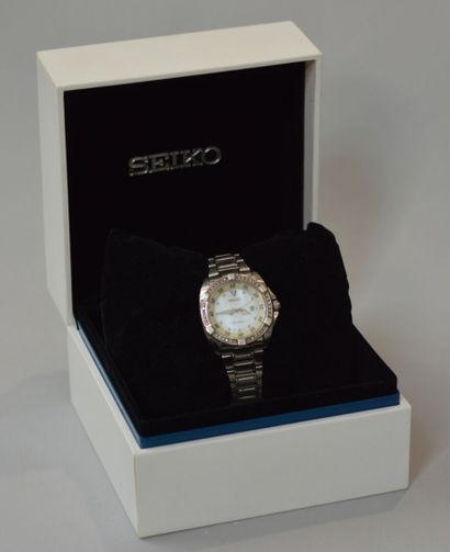 null SEIKO
Ladies' watch steel case and bracelet, date window at 3 o'clock quartz...