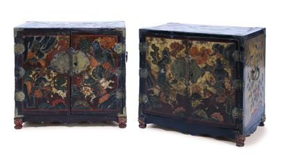  Chine, époque Qianlong (1735-1796) 
Paire de petits cabinets dits du Shui-hu-Zhuan... Gazette Drouot