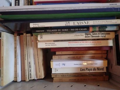 null [REGIONALISME] Important lot de livres sur la Picardie et l'Avesnois principalement...