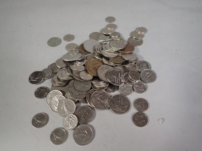 null Lot de pièces françaises dont 1/2 franc semeuse, 2 francs semeuse et divers...