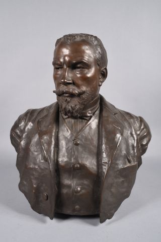 null Lucas MADRASSI (1848-1919). "Buste d'homme". Epreuve en bronze à patine brune,...