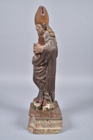 null Statuette en bois et polychromie représentant Saint-Epvre, évêque de Toul vêtu...