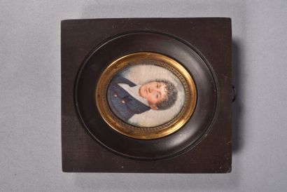 null Ecole française du XIXe siècle. "Portrait d'homme à la lavallière". Miniature...