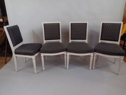 null Maurice HIRCH (XXe siècle). Ensemble de quatre chaises dites à la Reine en bois...