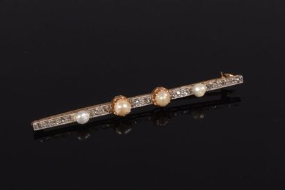 null Broche barrette en or gris et or jaune (750 millièmes) ornée de 4 perles ( 2...