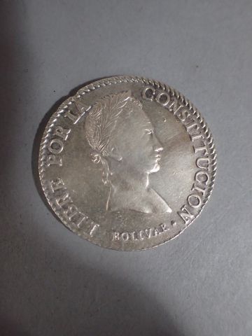 null BOLIVIE. 8 soles argent 1846 PTS R. Poids : 27 g.