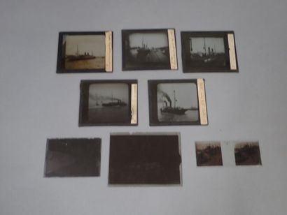 null [PHOTOGRAPHIE] Ensemble de cinq plaques photographiques positives sur verre...
