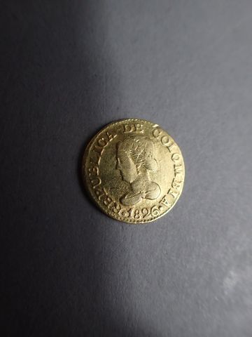 null COLOMBIE. 1 peso or 1826. Poids : 1,5 g.