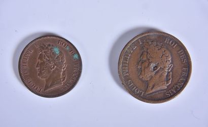 null Lot comprenant 2 pièces de monnaie en bronze. Colonies françaises. 10 centimes...