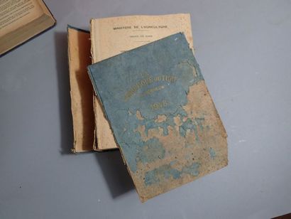 null Annuaire de la chronique du Turf de 1919 à 1931 soit 18 volumes. On y joint...