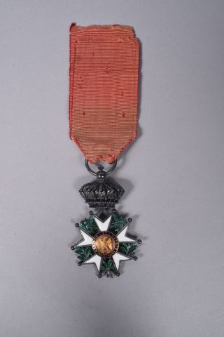 null FRANCE. Rare croix de Chevalier de la Légion d’Honneur. Modèle à filets et couronne...