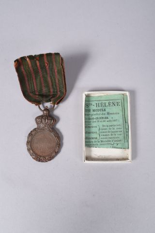 null FRANCE. Médaille de Sainte Hélène. Bel exemplaire dans sa boite en carton d’origine...