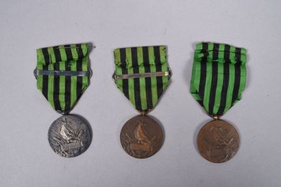 null FRANCE. Lot de trois médailles commémoratives de la guerre de 1870-71 -   Argent...