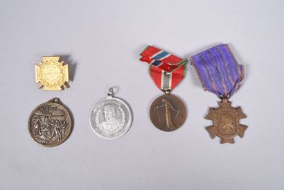null FRANCE . Lot de cinq décorations-   Médailles Joffre -  Médaille de Camerone...