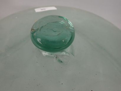 null Grande cloche en verre soufflé Diam : 47 cm. (accident à la prise).