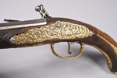 null Luxueux pistolet d’arçon à silex, XVIIIème siècle.
Platine à silex à corps plat...