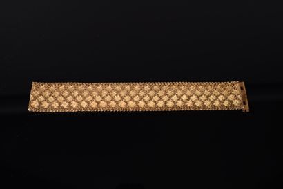 null Large bracelet ruban en maille milanaise ou polonaise en or jaune (750 millièmes)décor...