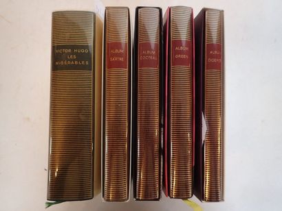 null Lot de cinq volumes de la Pléiade comprenant : Victor Hugo "Les Misérables",...