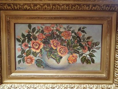 null Solange Monvoisin (1907-1985) "Vase de roses" Huile sur toile signée en bas...
