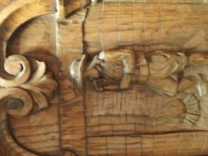 null Suite de deux panneaux en bois sculptés "Personnages bretons". Travail du XXème...