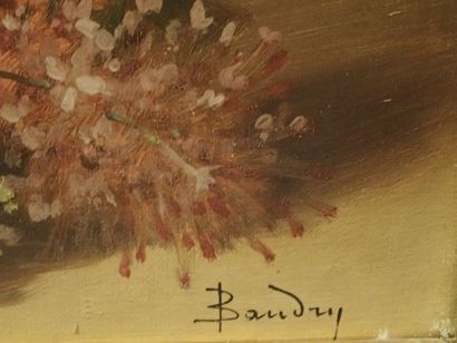 null Ecole française du XXe siècle " Bouquet de lilas" huile sur toile encadrée signée...