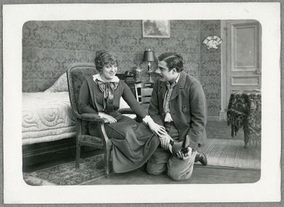 LE LYS DANS LA MANSARDE, S.C.A.G.L. CINQ PHOTOGRAPHIES ORIGINALES, 1912. 13 x 18...